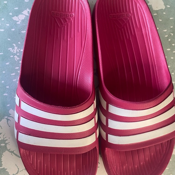 Adidas slides - Picture 3 of 3